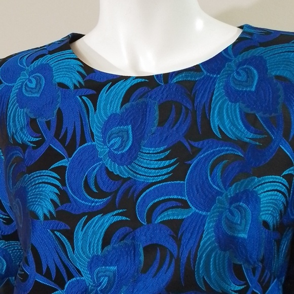 A4 Badgley Mischka 4 blue floral pattern with 2 tiered sleeve - Picture 3 of 10
